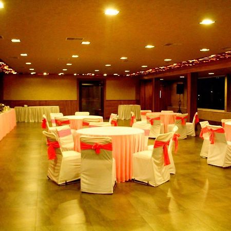 ​Justa Hyderabad Hotel Eksteriør billede