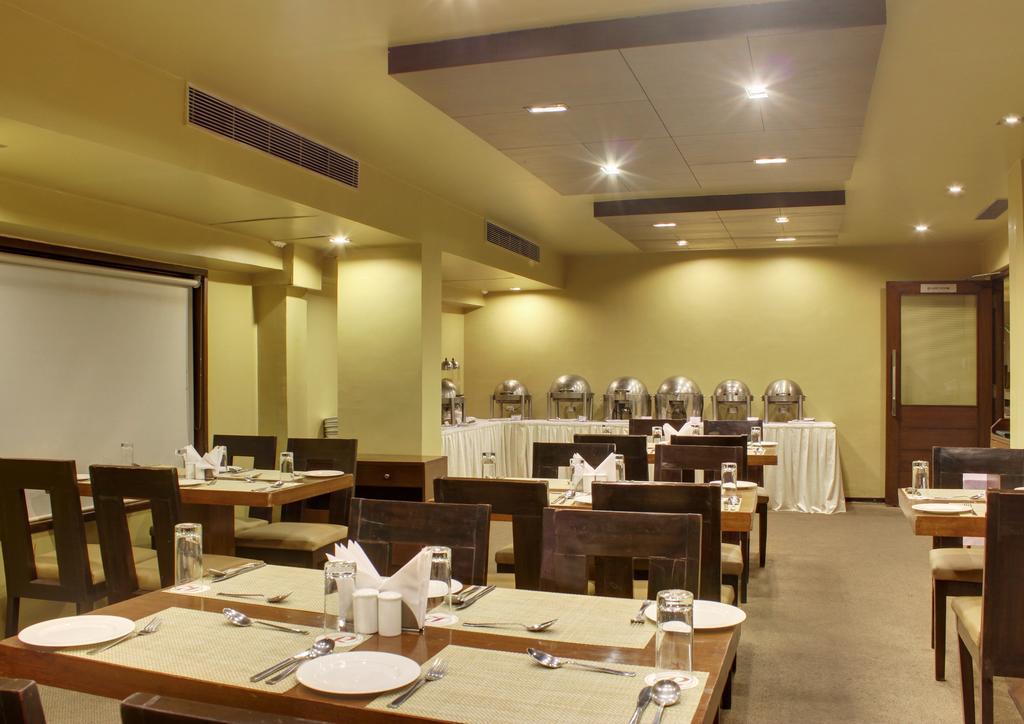 ​Justa Hyderabad Hotel Eksteriør billede