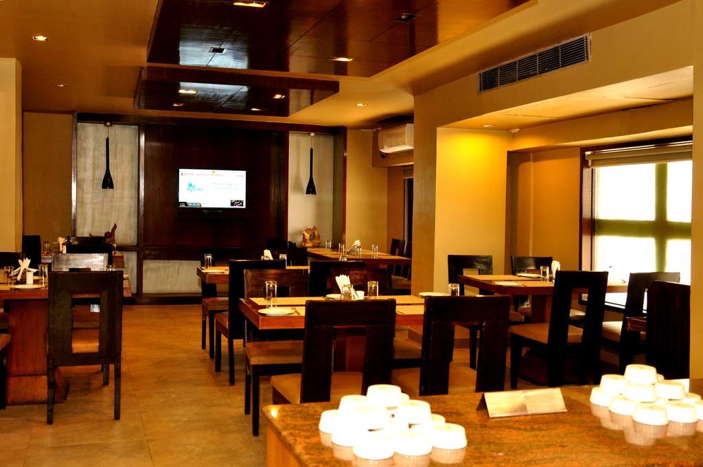 ​Justa Hyderabad Hotel Eksteriør billede