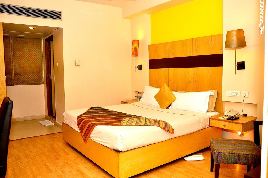 ​Justa Hyderabad Hotel Eksteriør billede