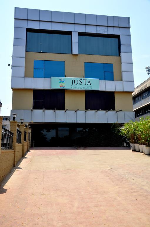 ​Justa Hyderabad Hotel Eksteriør billede