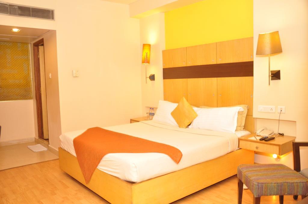 ​Justa Hyderabad Hotel Eksteriør billede