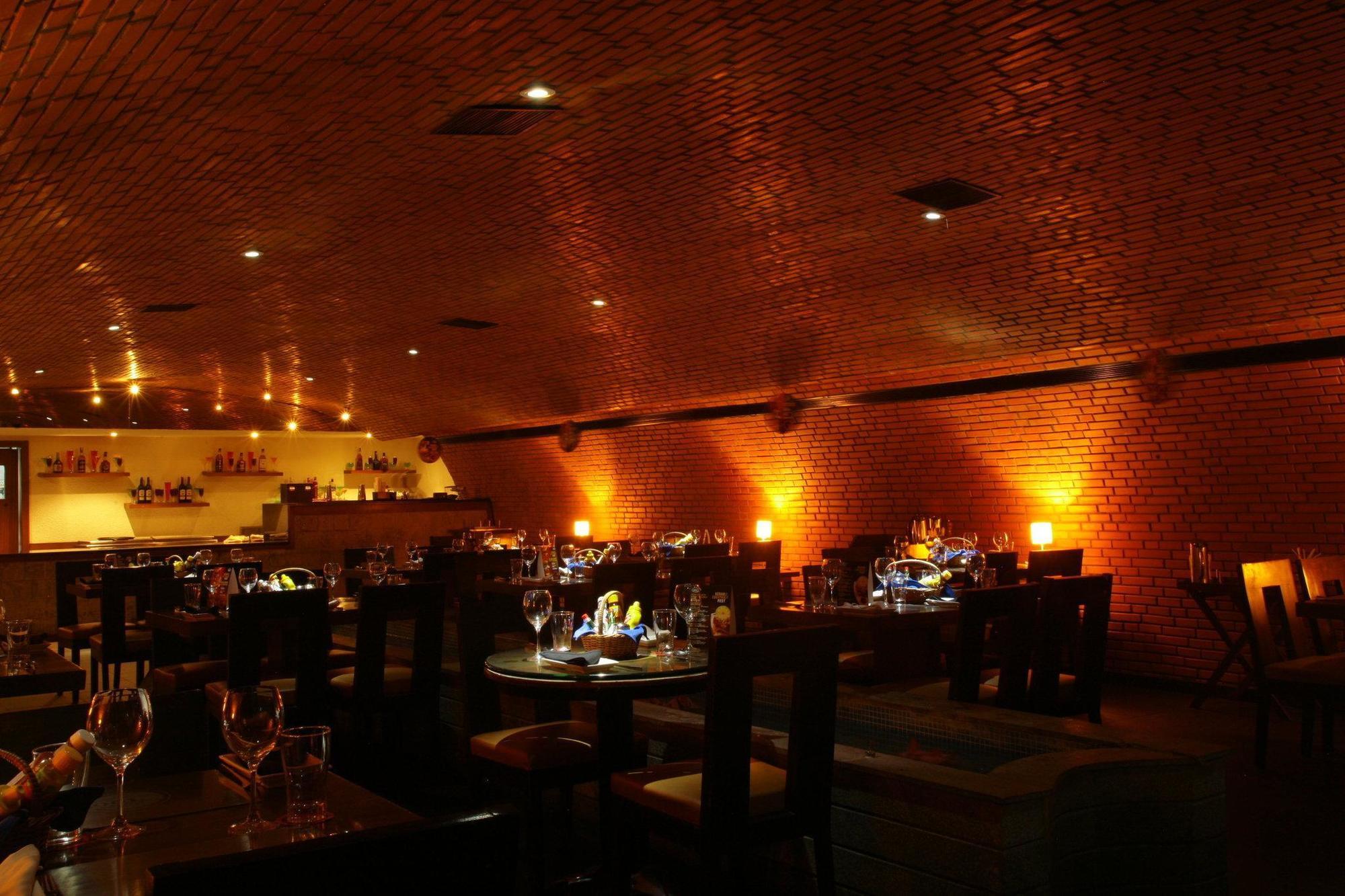 ​Justa Hyderabad Hotel Eksteriør billede